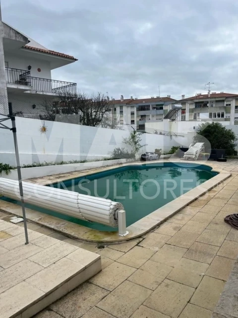 Moradia T6 para Venda em Sesimbra (Santiago)