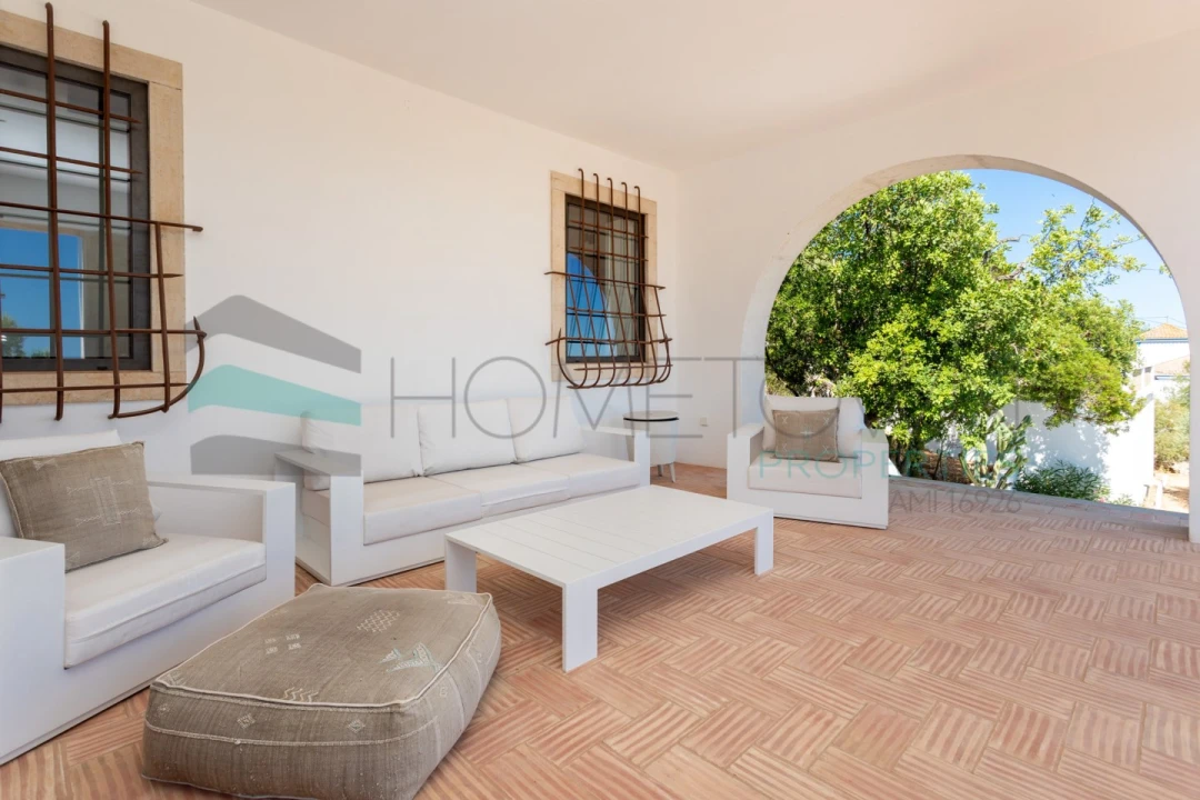 Moradia T4 para Venda em Santa Barbara de Nexe Foto 33