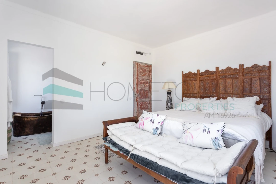 Moradia T4 para Venda em Santa Barbara de Nexe Foto 37