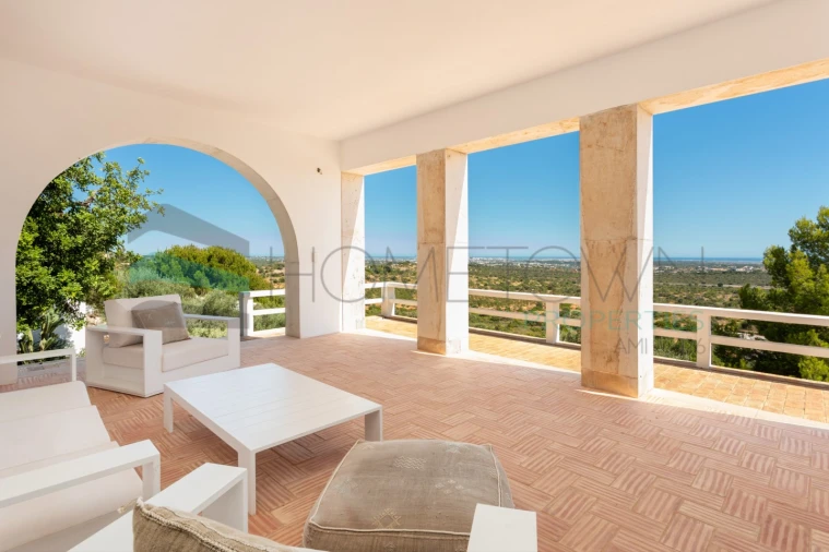 Moradia T4 para Venda em Santa Barbara de Nexe Foto 7