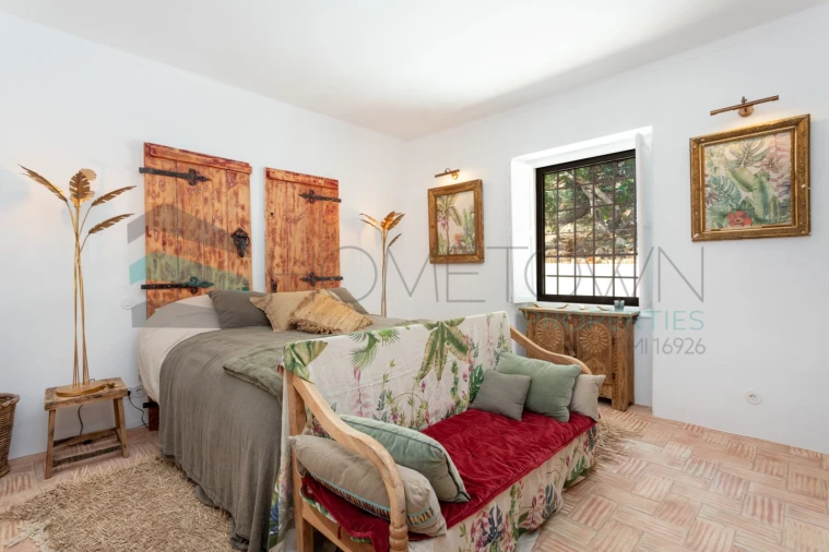 Moradia T4 para Venda em Santa Barbara de Nexe Foto 16