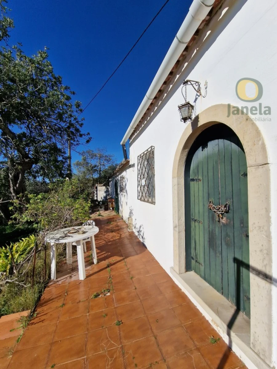 Moradia T1 para Venda em Santa Barbara de Nexe Foto 13