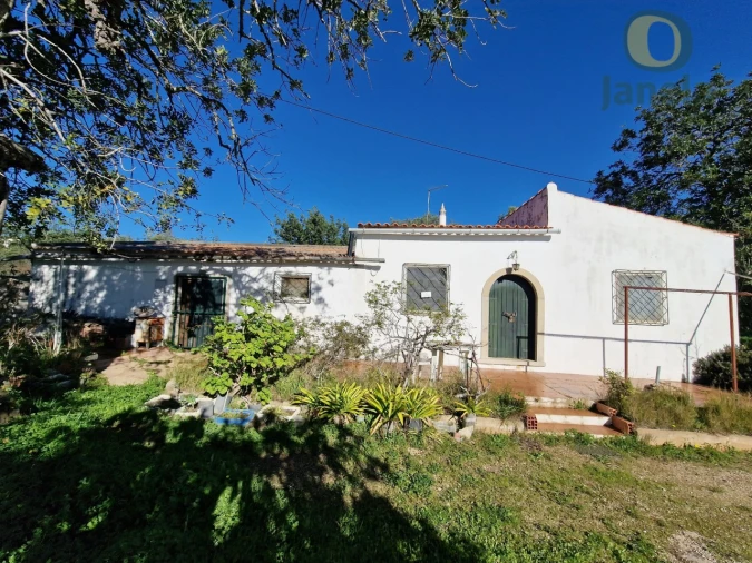 Moradia T1 para Venda em Santa Barbara de Nexe Foto 3