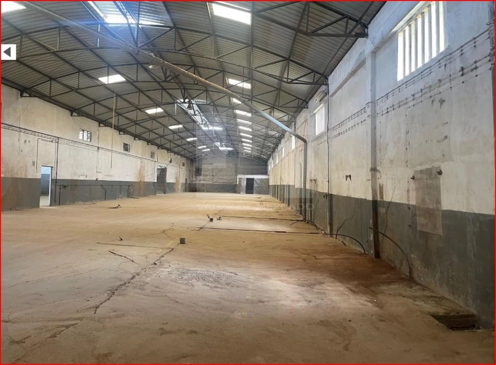 Armazém para Venda em Amiais de Baixo Foto 1