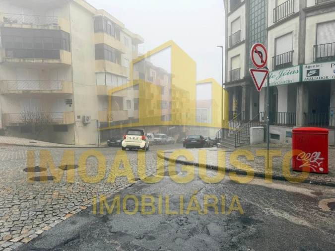 Loja para Arrendamento em Guarda Foto 3