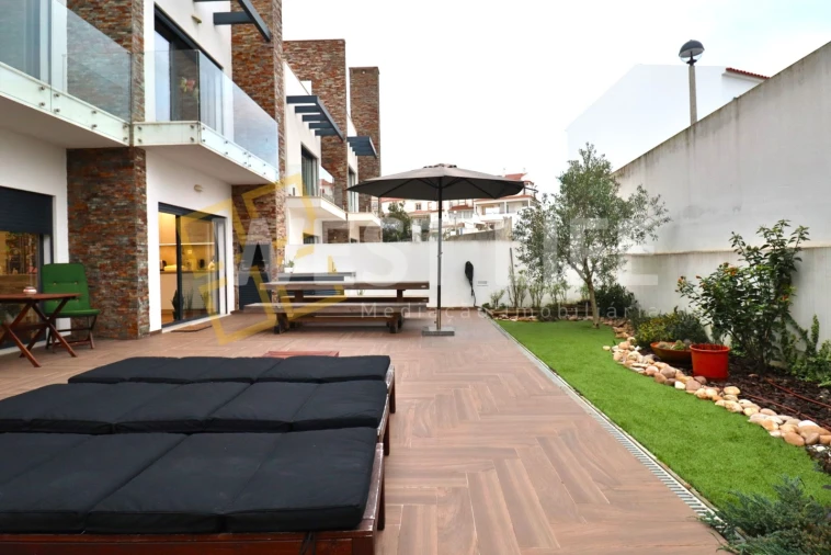 Moradia T4 para Venda em Ericeira Foto 2