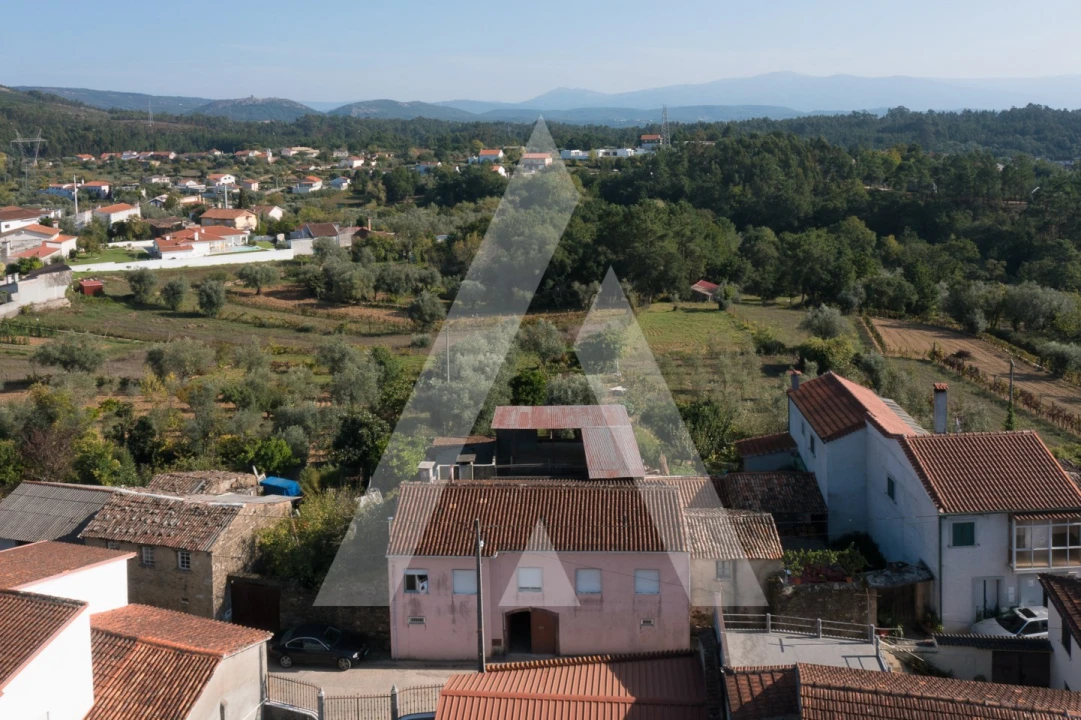 Moradia T3 para Venda em Poiares (Santo Andre) Foto 1