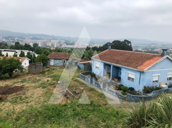 Moradia T3 para Venda em Guilhufe e Urrô