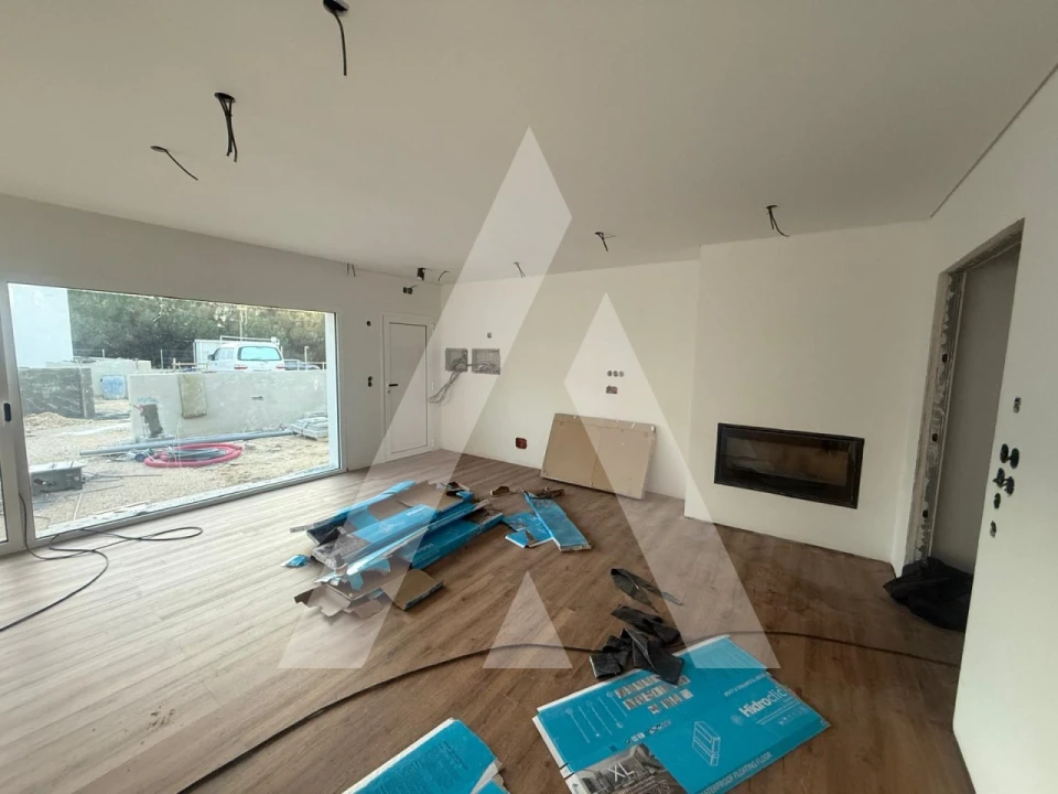 Moradia T4 para Venda em Leiria, Pousos, Barreira e Cortes Foto 8