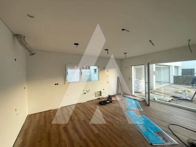 Moradia T4 para Venda em Leiria, Pousos, Barreira e Cortes Foto 9