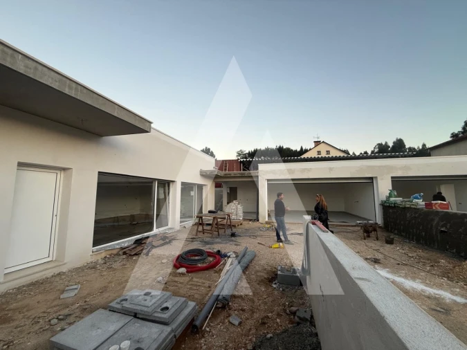 Moradia T4 para Venda em Leiria, Pousos, Barreira e Cortes Foto 77