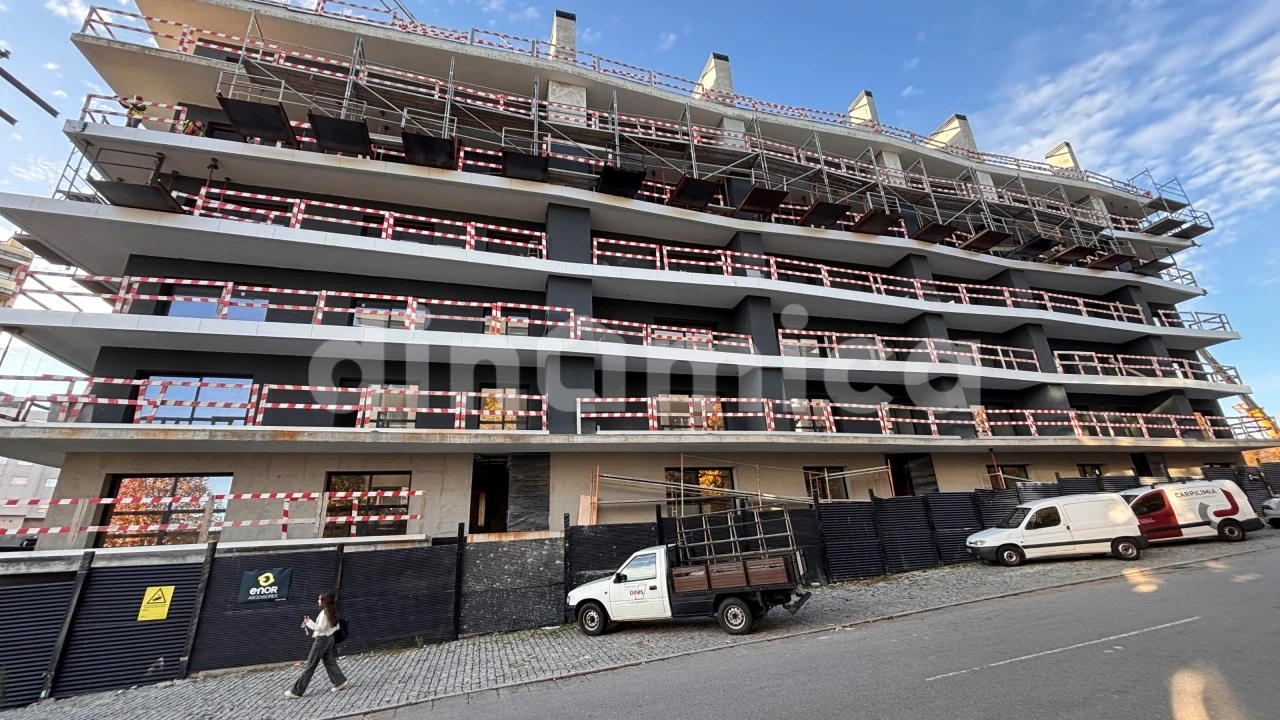 Apartamento T3 para Venda em Vila Nova de Famalicão e Calendário Foto 1