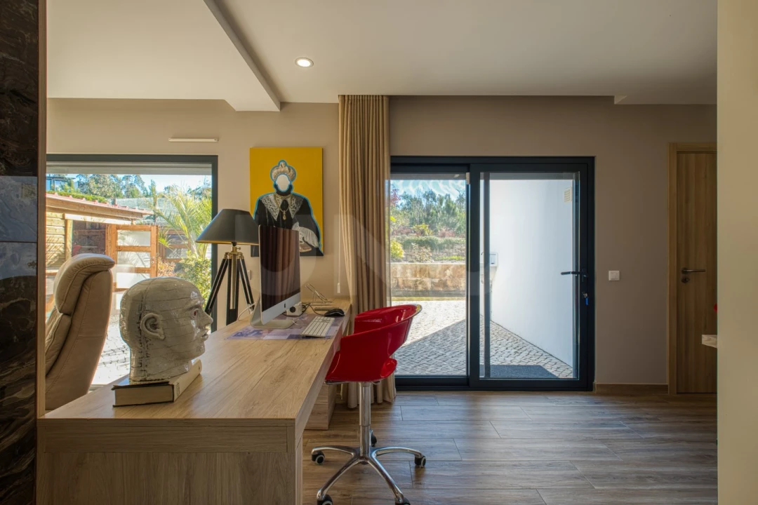 Moradia T4 para Venda em Nadadouro Foto 4