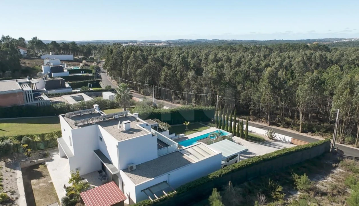 Moradia T4 para Venda em Nadadouro Foto 46