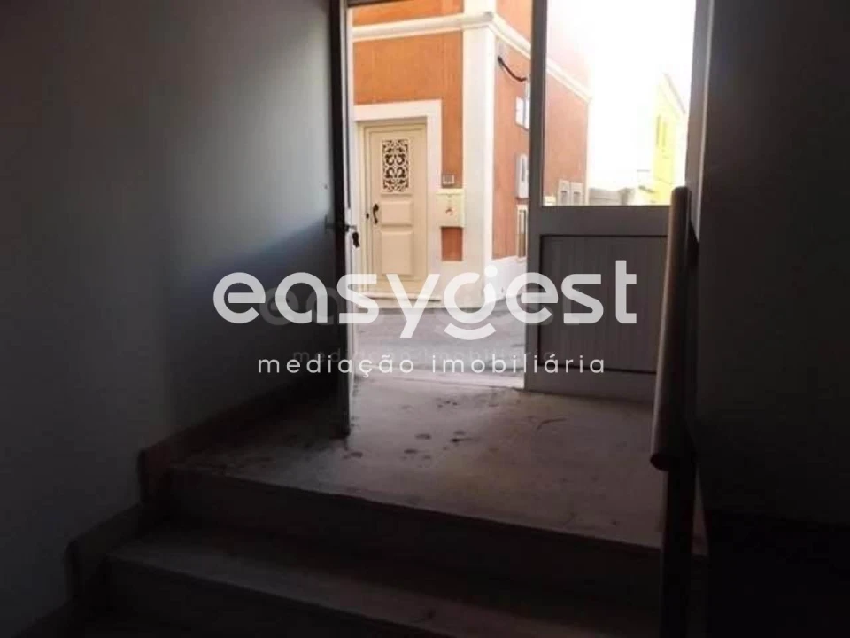 Loja para Venda em Amiais de Baixo Foto 3