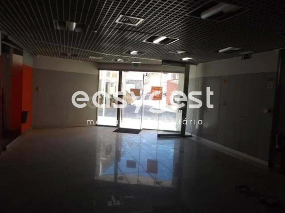 Loja para Venda em Amiais de Baixo Foto 5