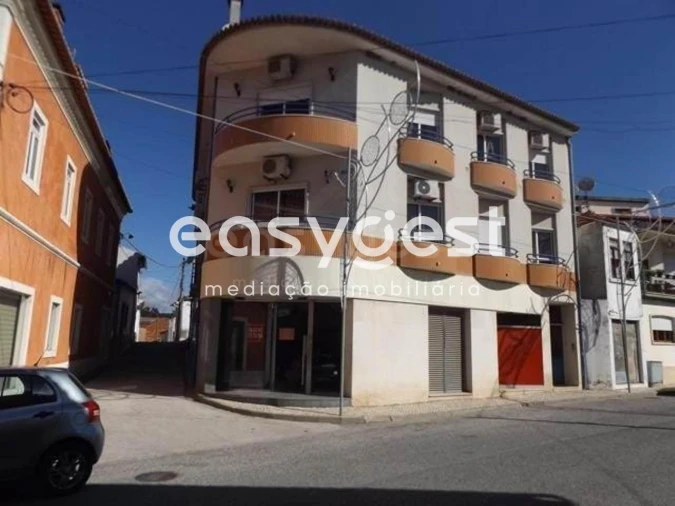 Loja para Venda em Amiais de Baixo Foto 2