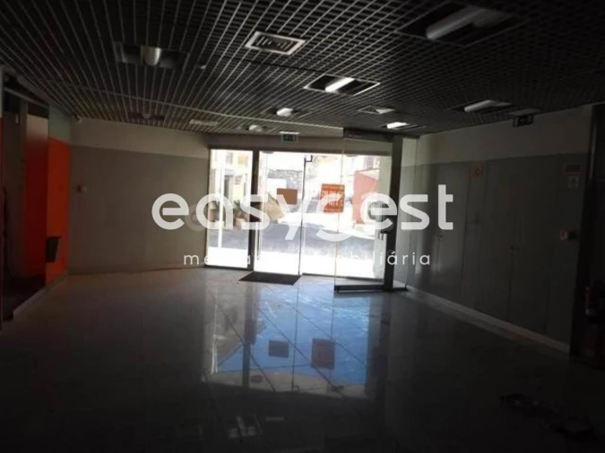 Loja para Venda em Amiais de Baixo Foto 5