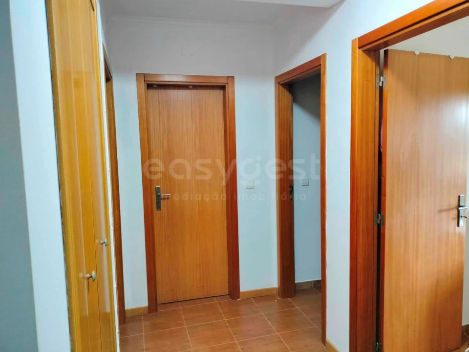 Apartamento T3 para Venda em Praia da Vitoria (Santa Cruz) Foto 3