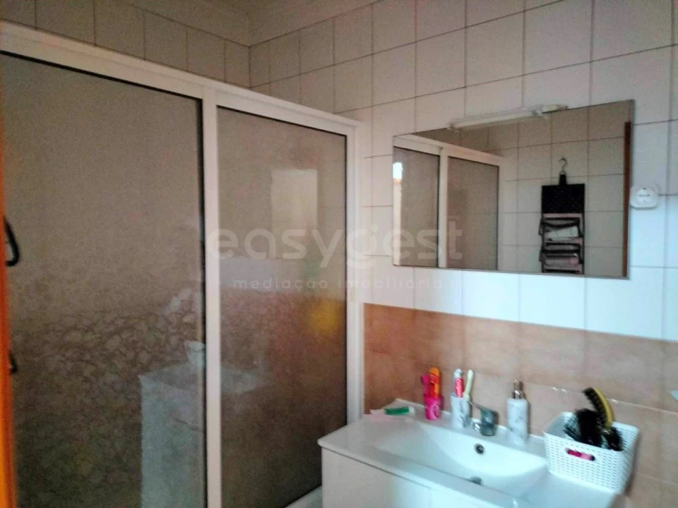 Apartamento T3 para Venda em Praia da Vitoria (Santa Cruz) Foto 16