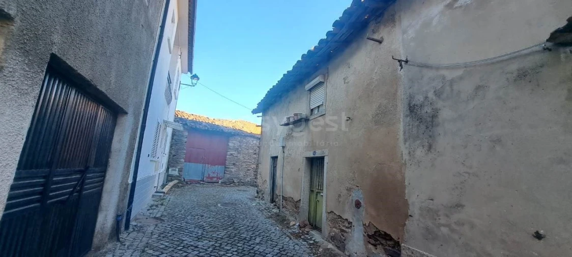 Moradia T3 para Venda em Mogadouro, Valverde, Vale de Porco e Vilar de Rei Foto 2