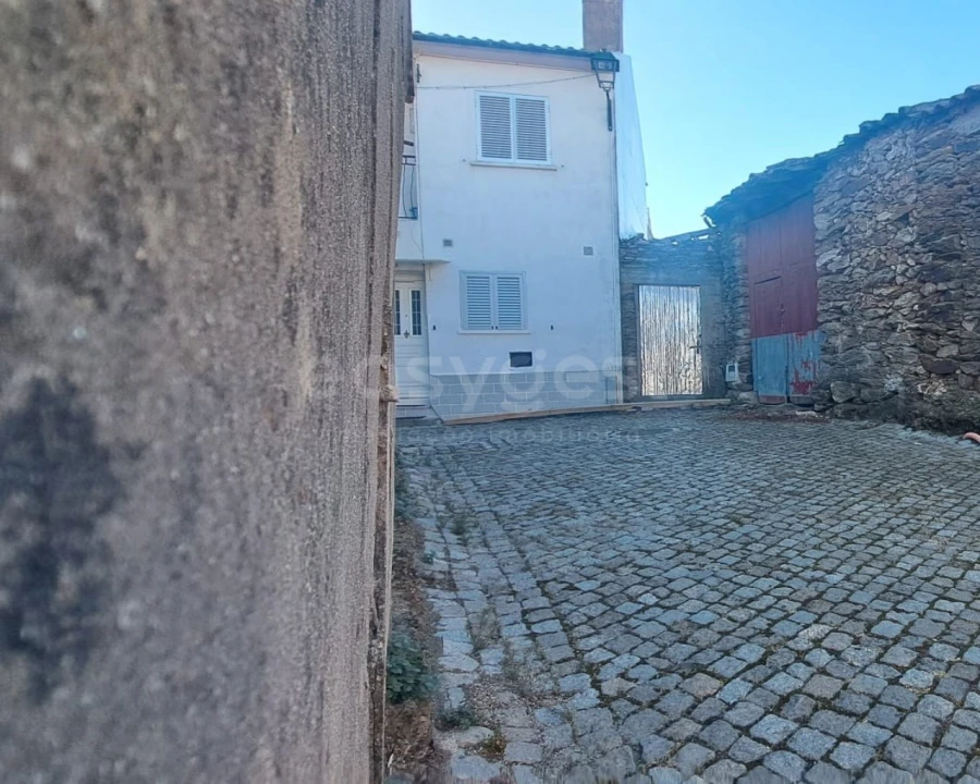 Garagem para Venda em Mogadouro, Valverde, Vale de Porco e Vilar de Rei Foto 4