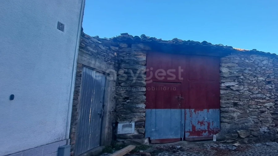 Garagem para Venda em Mogadouro, Valverde, Vale de Porco e Vilar de Rei