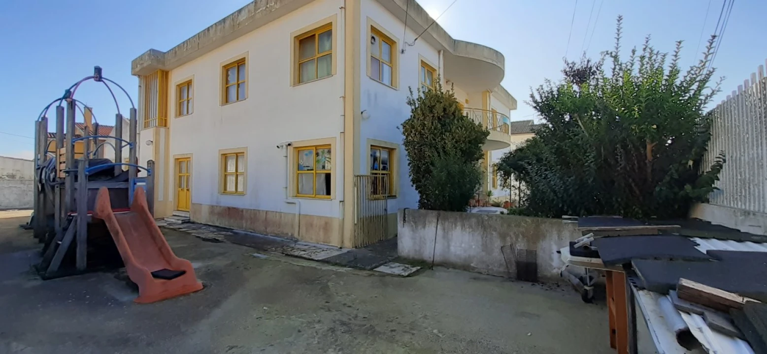 Moradia T8 para Venda em Queluz e Belas Foto 5