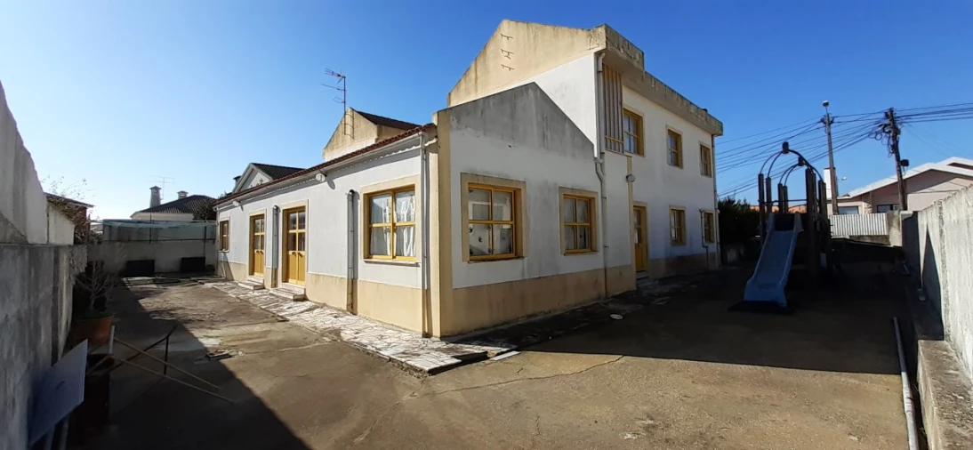 Moradia T8 para Venda em Queluz e Belas Foto 9