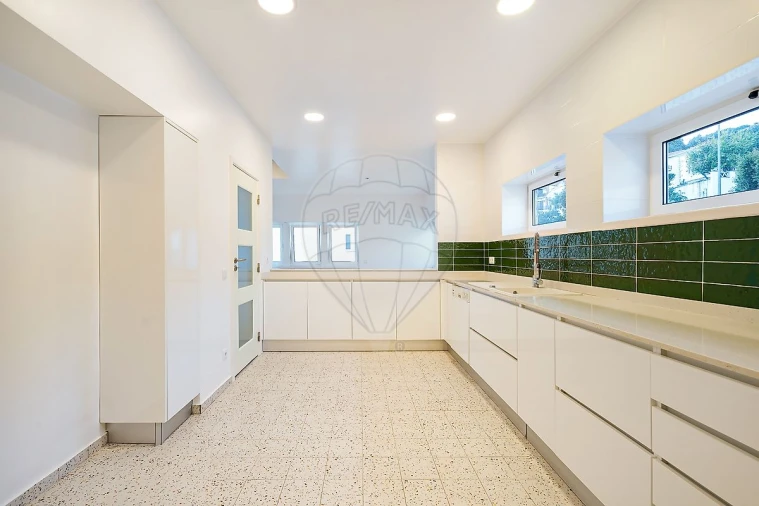 Moradia T4 para Venda em Alcobaça e Vestiaria Foto 9