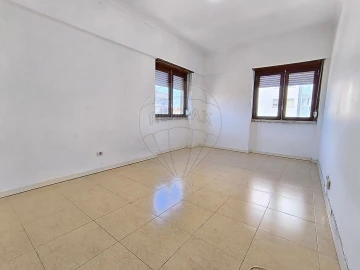 Apartamento T3 para Venda em Mina de Água