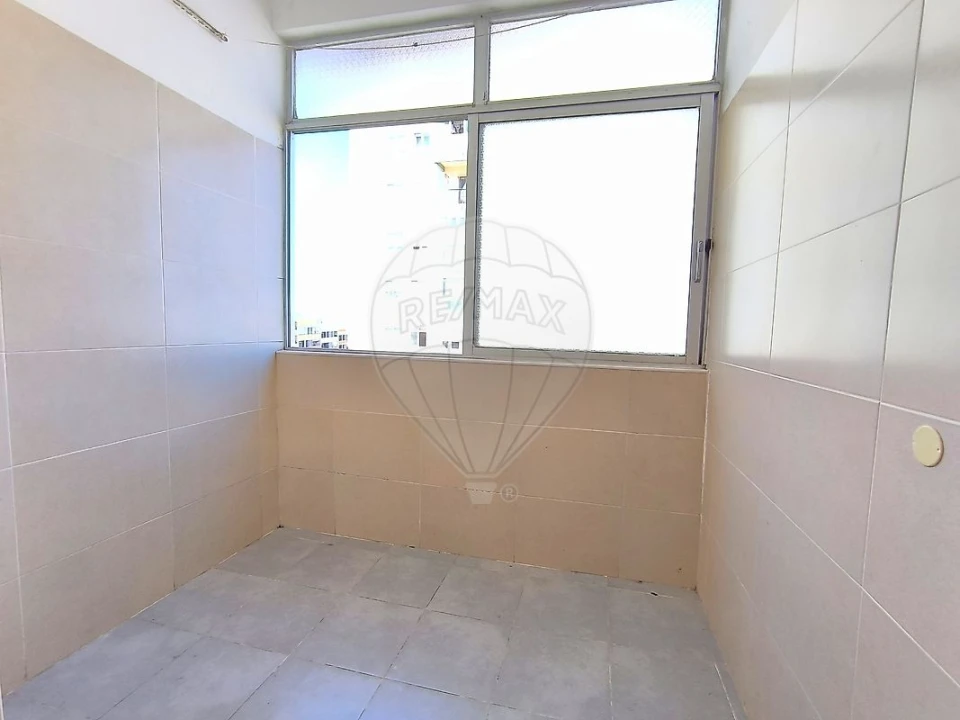 Apartamento T3 para Venda em Mina de Água Foto 1