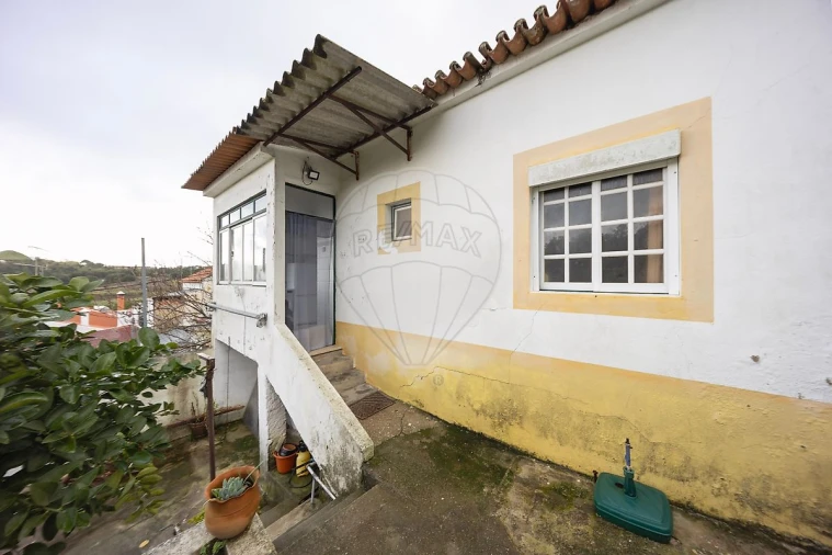 Moradia T3 para Venda em Vale de Santarem Foto 3