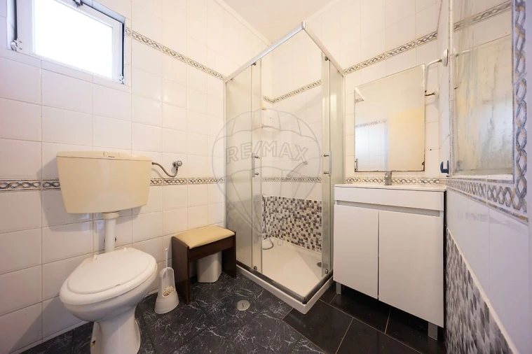 Moradia T3 para Venda em Vale de Santarem Foto 16