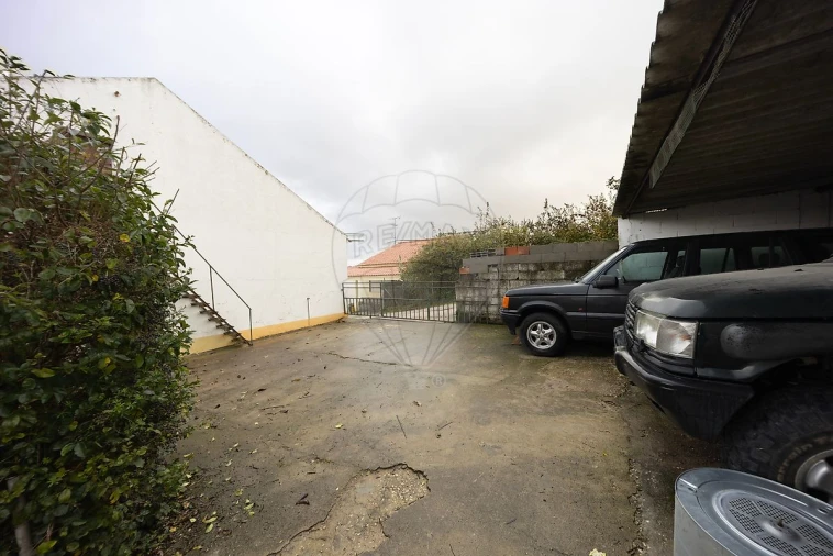 Moradia T3 para Venda em Vale de Santarem Foto 4