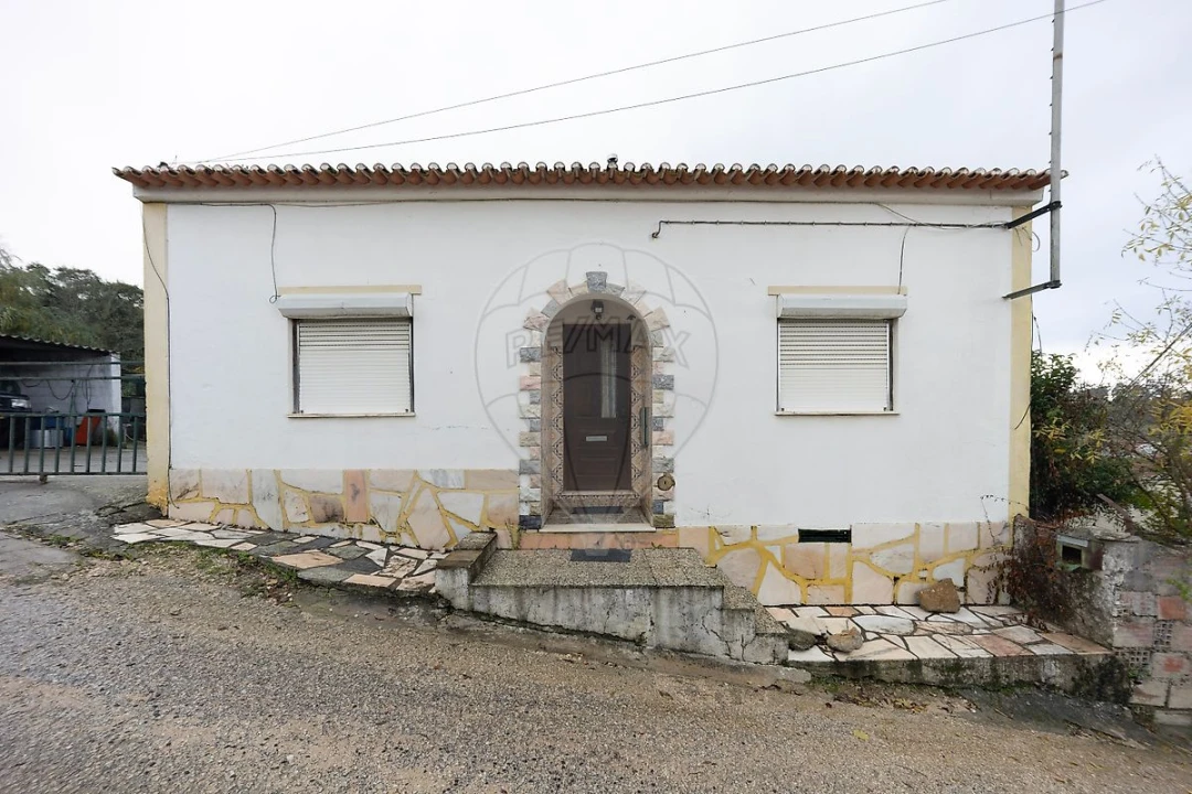 Moradia T3 para Venda em Vale de Santarem Foto 1