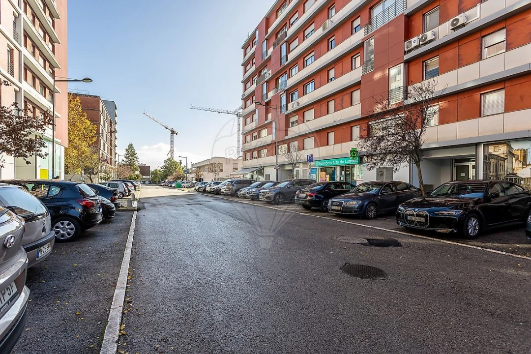 Apartamento T2 para Arrendamento em Lumiar Foto 31