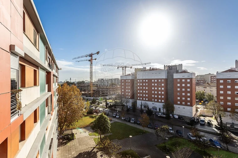 Apartamento T2 para Arrendamento em Lumiar Foto 17