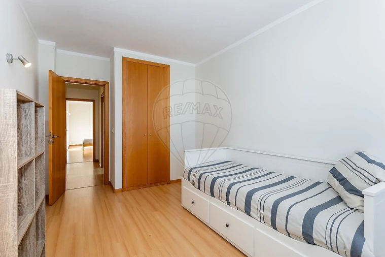 Apartamento T2 para Arrendamento em Lumiar Foto 12