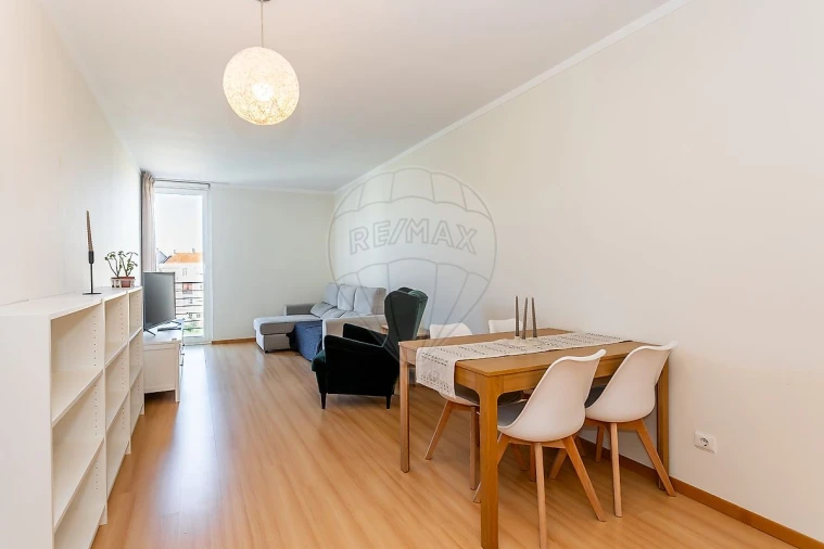 Apartamento T2 para Arrendamento em Lumiar Foto 1