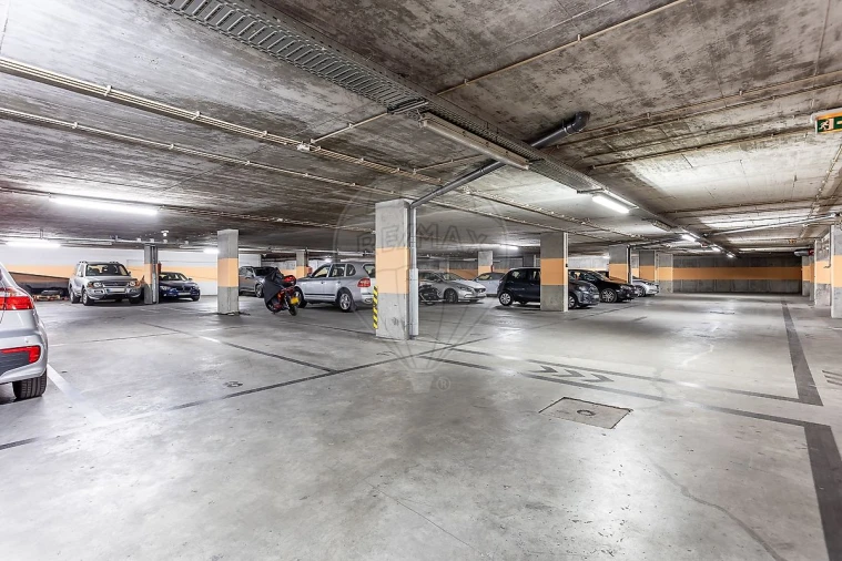 Apartamento T2 para Arrendamento em Lumiar Foto 24