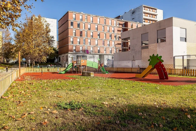 Apartamento T2 para Arrendamento em Lumiar Foto 26