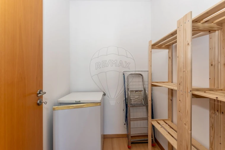 Apartamento T2 para Arrendamento em Lumiar Foto 21