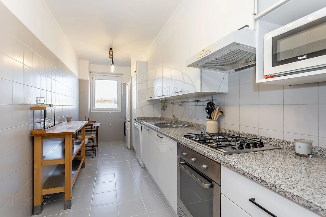 Apartamento T2 para Arrendamento em Lumiar Foto 3