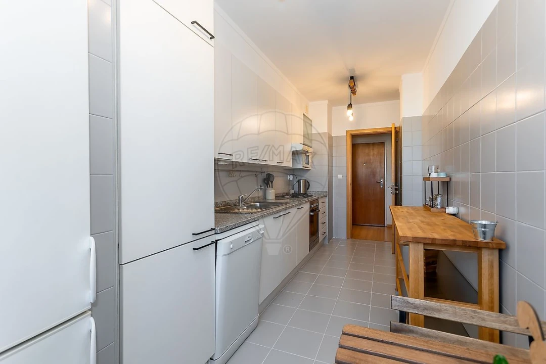 Apartamento T2 para Arrendamento em Lumiar Foto 4