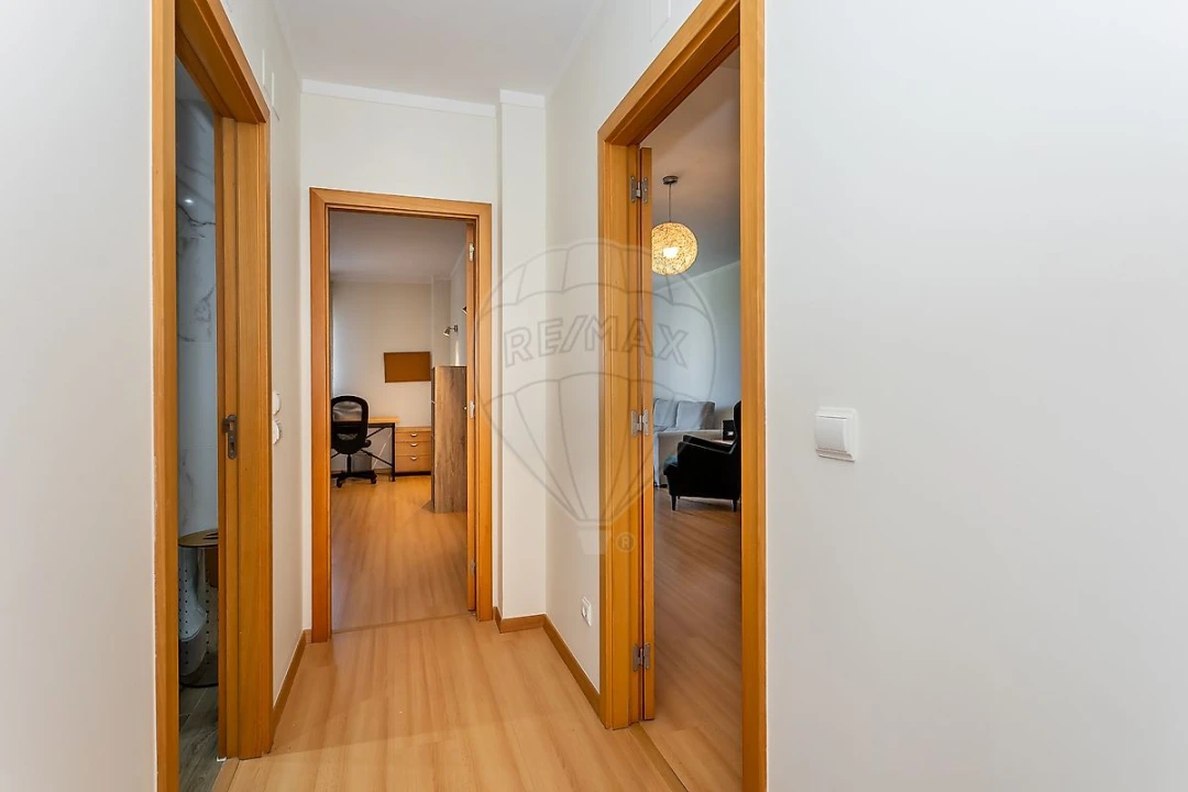 Apartamento T2 para Arrendamento em Lumiar Foto 8