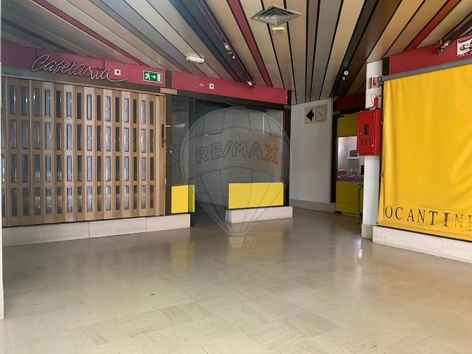 Loja para Arrendamento em Benfica Foto 6