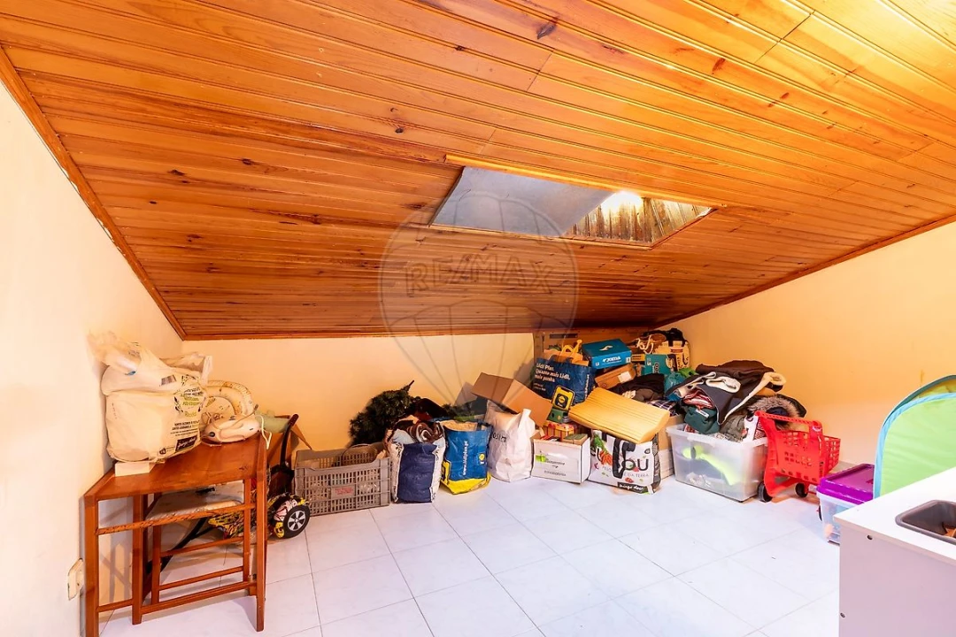 Moradia T2 para Venda em Miragaia e Marteleira Foto 22