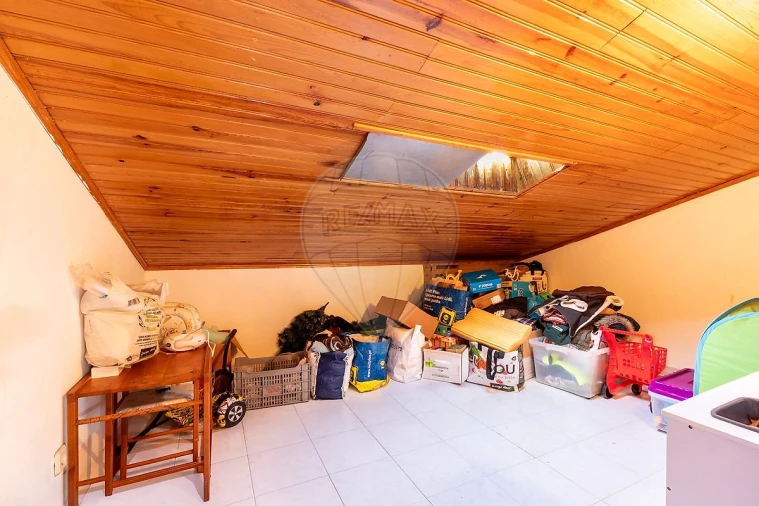 Moradia T2 para Venda em Miragaia e Marteleira Foto 22