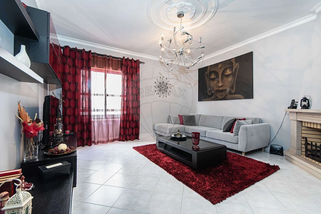 Apartamento T3 para Venda em Alverca do Ribatejo e Sobralinho Foto 1